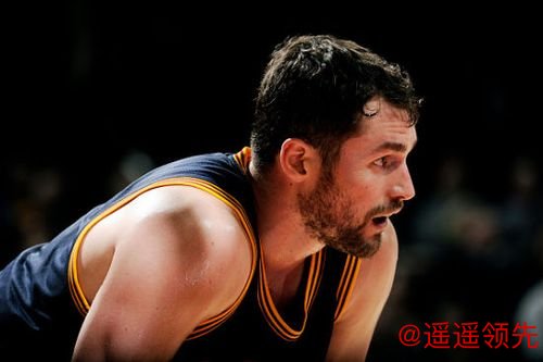 魔兽18+15勒夫复出单节13分 76人轻取骑士