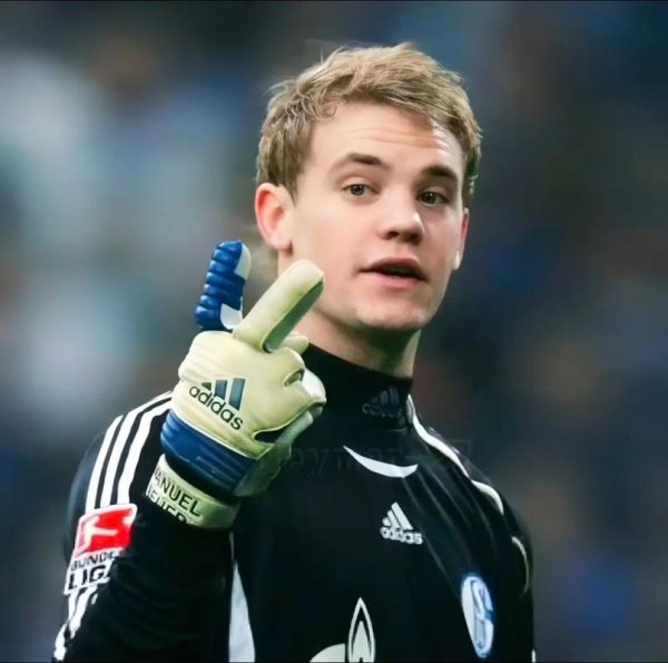 必威体育app 鲁梅尼格：拜仁续约诺伊尔 德国队也应感激诺伊尔